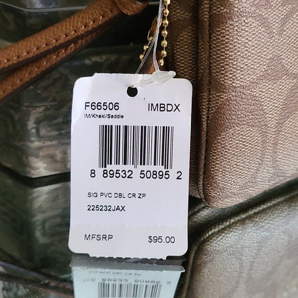 Coach logo wristlet wallet - Picture 6 of 6